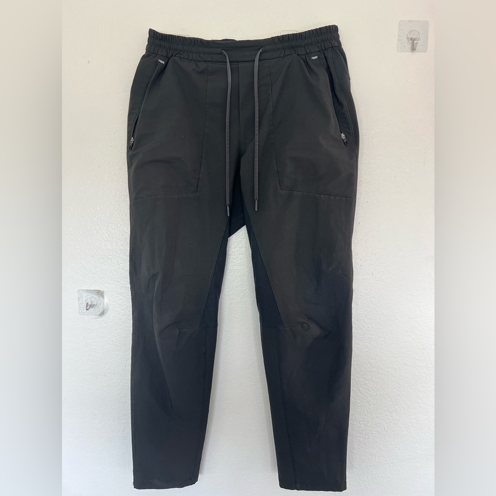 Lululemon men’s joggers, size Large.